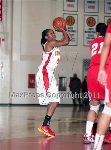 Thumbnail 2 in Mater Dei @ Etiwanda (CIF SS Playoffs) photogallery.