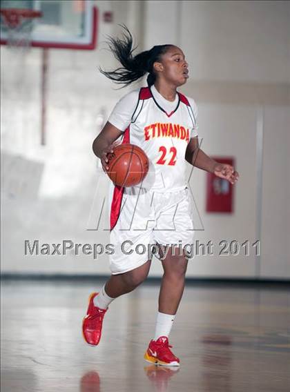 Thumbnail 2 in Mater Dei @ Etiwanda (CIF SS Playoffs) photogallery.