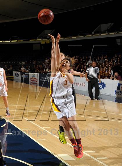 Thumbnail 2 in AGBU vs. Mesa Grande Academy (CIF SS D5A Final) photogallery.