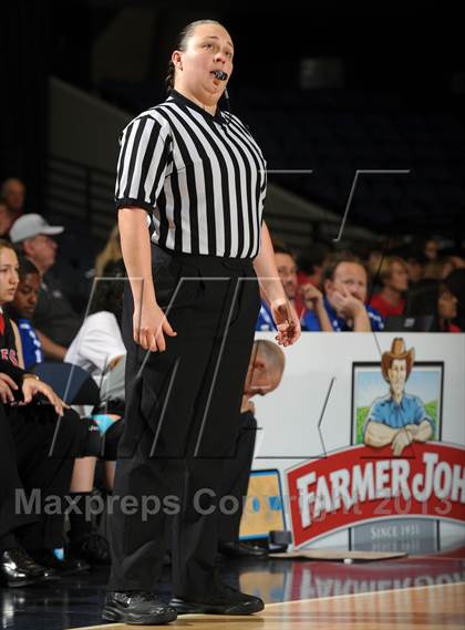 Thumbnail 2 in AGBU vs. Mesa Grande Academy (CIF SS D5A Final) photogallery.