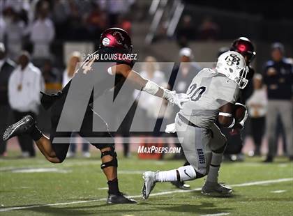 Thumbnail 3 in St. John Bosco vs. Oaks Christian (CIF SS Playoff DIV 1 Semi Final) photogallery.