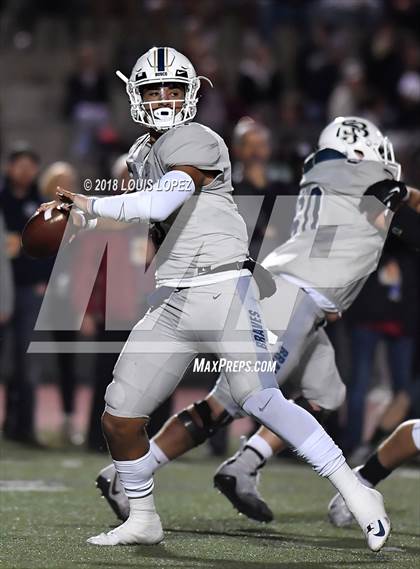 Thumbnail 3 in St. John Bosco vs. Oaks Christian (CIF SS Playoff DIV 1 Semi Final) photogallery.
