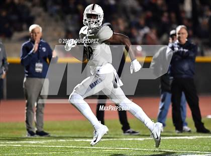 Thumbnail 3 in St. John Bosco vs. Oaks Christian (CIF SS Playoff DIV 1 Semi Final) photogallery.