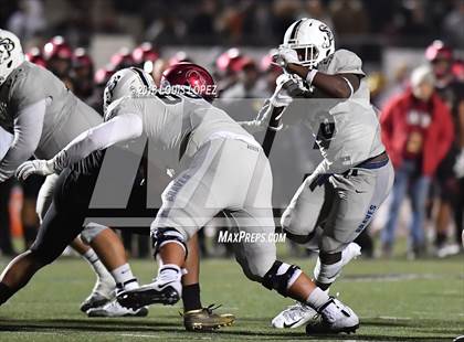 Thumbnail 1 in St. John Bosco vs. Oaks Christian (CIF SS Playoff DIV 1 Semi Final) photogallery.