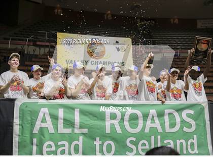 Thumbnail 1 in Delano vs. Kingsburg (CIF D4 Central Section Final) photogallery.
