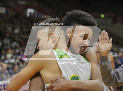 Thumbnail 2 in Delano vs. Kingsburg (CIF D4 Central Section Final) photogallery.