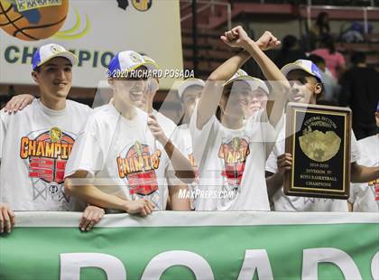 Thumbnail 2 in Delano vs. Kingsburg (CIF D4 Central Section Final) photogallery.