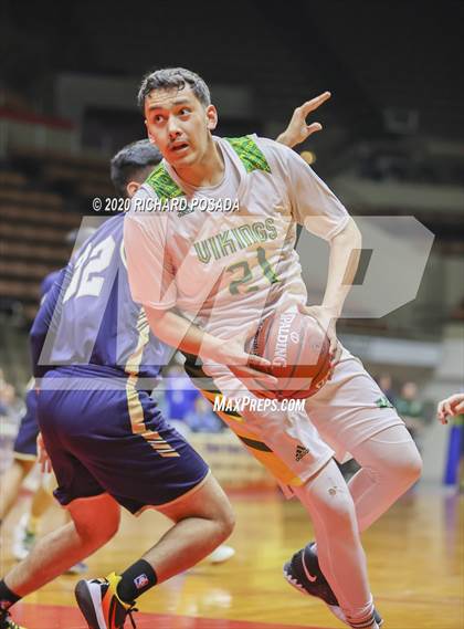Thumbnail 3 in Delano vs. Kingsburg (CIF D4 Central Section Final) photogallery.