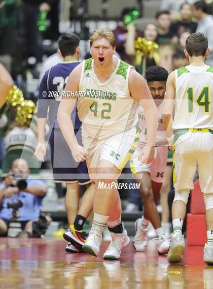 Thumbnail 2 in Delano vs. Kingsburg (CIF D4 Central Section Final) photogallery.