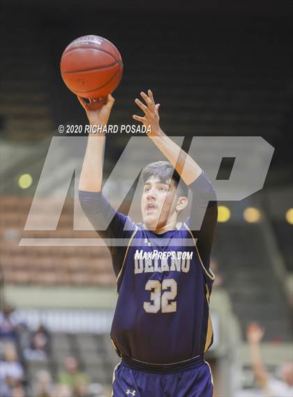 Thumbnail 1 in Delano vs. Kingsburg (CIF D4 Central Section Final) photogallery.