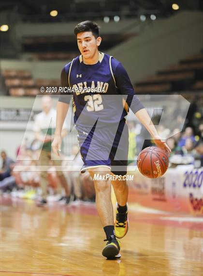 Thumbnail 2 in Delano vs. Kingsburg (CIF D4 Central Section Final) photogallery.
