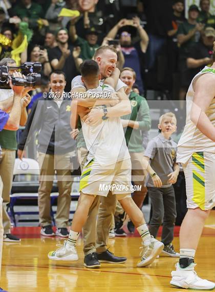 Thumbnail 2 in Delano vs. Kingsburg (CIF D4 Central Section Final) photogallery.