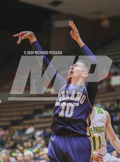 Thumbnail 2 in Delano vs. Kingsburg (CIF D4 Central Section Final) photogallery.