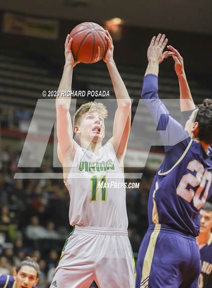 Thumbnail 2 in Delano vs. Kingsburg (CIF D4 Central Section Final) photogallery.