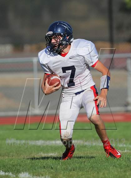 Thumbnail 2 in Modesto Christian @ Cardinal Newman photogallery.