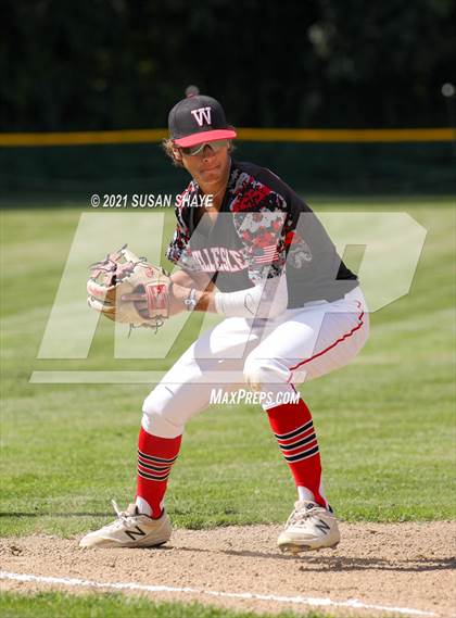 Thumbnail 3 in Wellesley vs. Boston College High (MIAA Division 1 South Quarterfinal) photogallery.