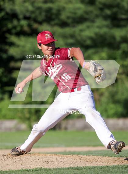Thumbnail 3 in Wellesley vs. Boston College High (MIAA Division 1 South Quarterfinal) photogallery.