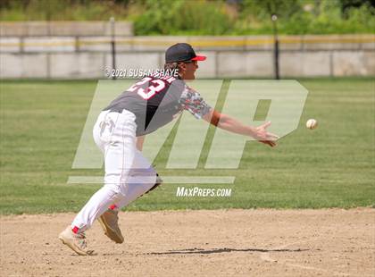 Thumbnail 2 in Wellesley vs. Boston College High (MIAA Division 1 South Quarterfinal) photogallery.
