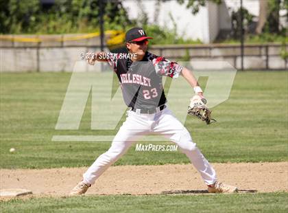 Thumbnail 2 in Wellesley vs. Boston College High (MIAA Division 1 South Quarterfinal) photogallery.
