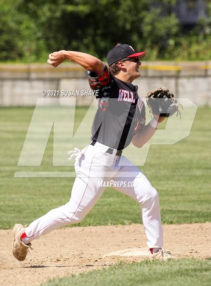 Thumbnail 3 in Wellesley vs. Boston College High (MIAA Division 1 South Quarterfinal) photogallery.
