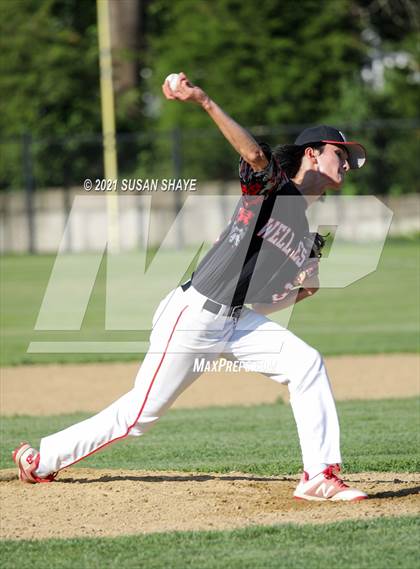 Thumbnail 3 in Wellesley vs. Boston College High (MIAA Division 1 South Quarterfinal) photogallery.