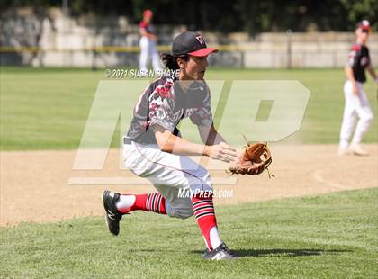 Thumbnail 3 in Wellesley vs. Boston College High (MIAA Division 1 South Quarterfinal) photogallery.