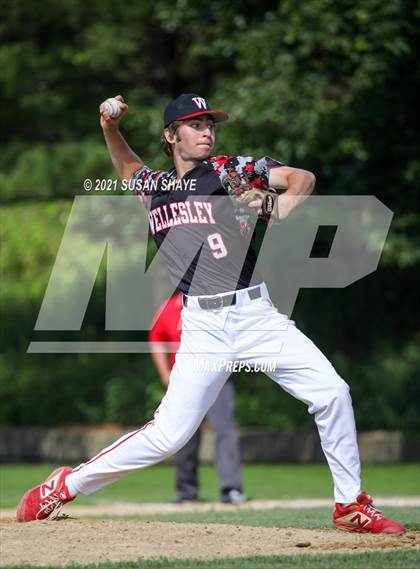 Thumbnail 1 in Wellesley vs. Boston College High (MIAA Division 1 South Quarterfinal) photogallery.