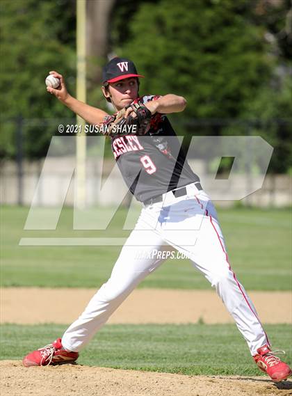 Thumbnail 2 in Wellesley vs. Boston College High (MIAA Division 1 South Quarterfinal) photogallery.