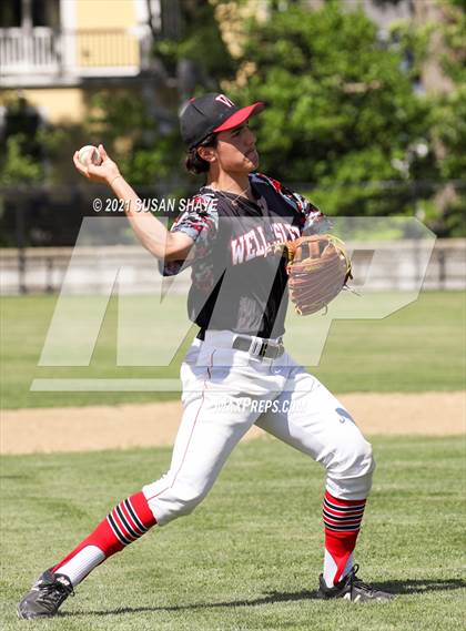 Thumbnail 1 in Wellesley vs. Boston College High (MIAA Division 1 South Quarterfinal) photogallery.