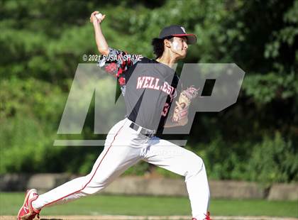 Thumbnail 3 in Wellesley vs. Boston College High (MIAA Division 1 South Quarterfinal) photogallery.