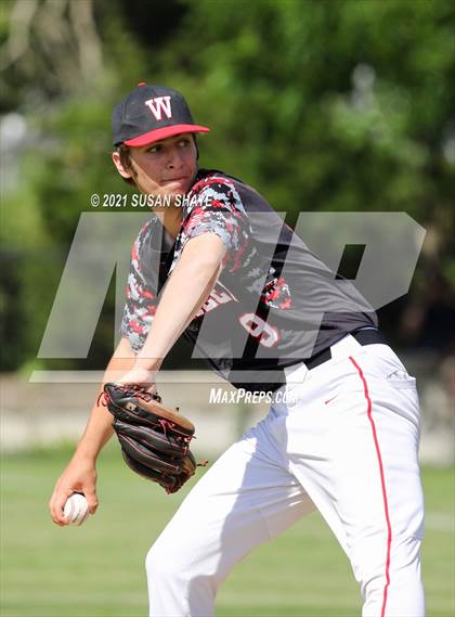 Thumbnail 2 in Wellesley vs. Boston College High (MIAA Division 1 South Quarterfinal) photogallery.
