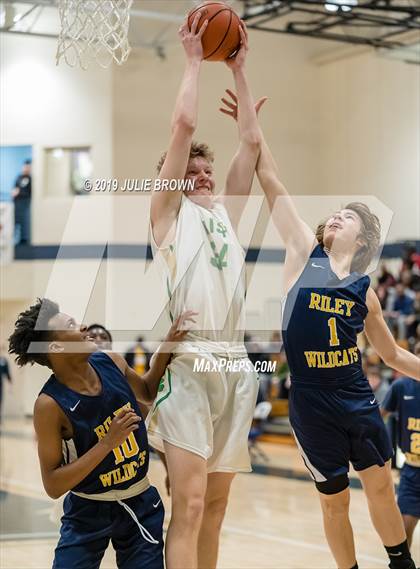 Thumbnail 3 in South Bend Riley @ Cathedral  photogallery.