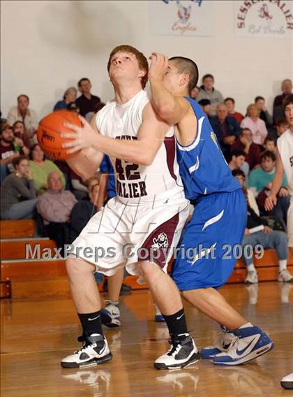 Thumbnail 3 in Elverado vs. Sesser-Valier (Sesser Holiday Tournament) photogallery.