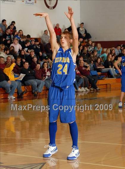 Thumbnail 2 in Elverado vs. Sesser-Valier (Sesser Holiday Tournament) photogallery.