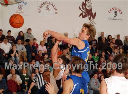 Thumbnail 3 in Elverado vs. Sesser-Valier (Sesser Holiday Tournament) photogallery.