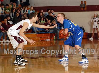 Thumbnail 2 in Elverado vs. Sesser-Valier (Sesser Holiday Tournament) photogallery.