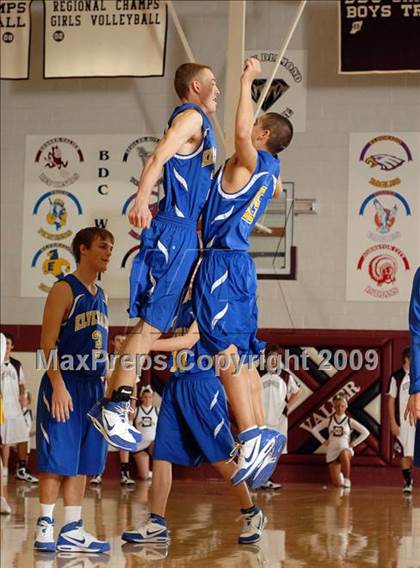 Thumbnail 2 in Elverado vs. Sesser-Valier (Sesser Holiday Tournament) photogallery.