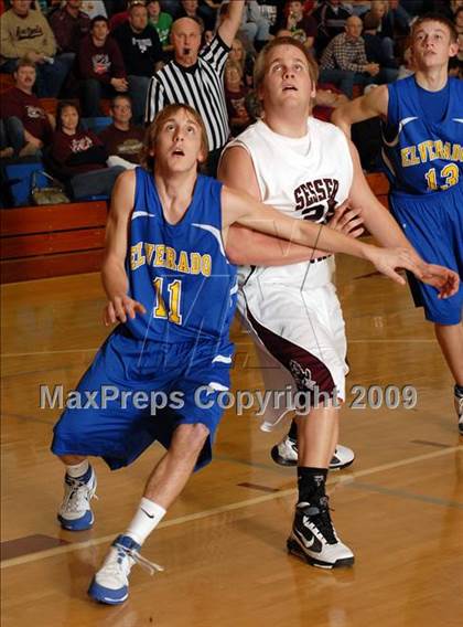 Thumbnail 1 in Elverado vs. Sesser-Valier (Sesser Holiday Tournament) photogallery.