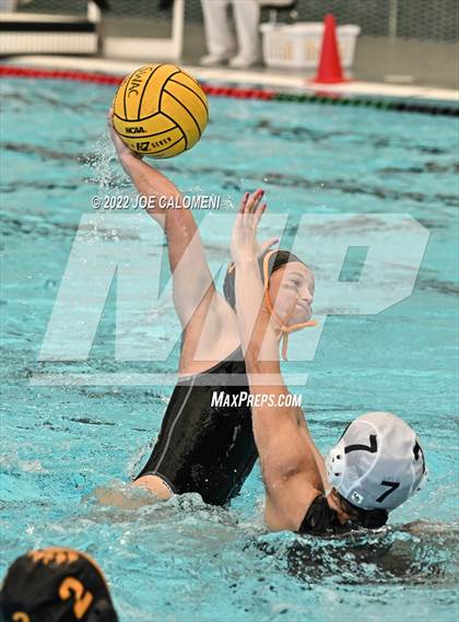 Thumbnail 3 in Brennan vs Harlingen South (UIL 6A Region 4 Semifinal) photogallery.