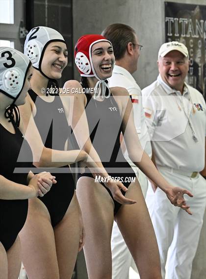 Thumbnail 2 in Brennan vs Harlingen South (UIL 6A Region 4 Semifinal) photogallery.