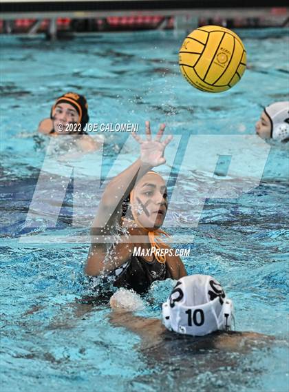 Thumbnail 3 in Brennan vs Harlingen South (UIL 6A Region 4 Semifinal) photogallery.