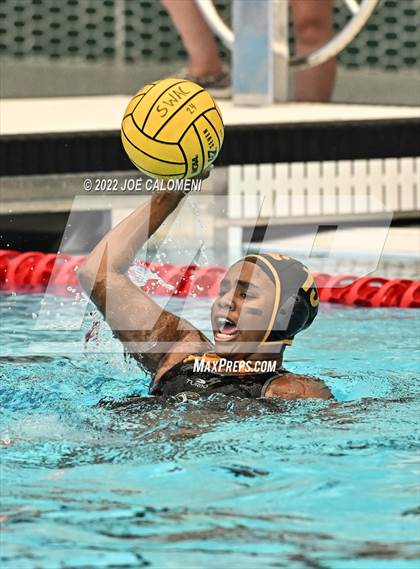 Thumbnail 3 in Brennan vs Harlingen South (UIL 6A Region 4 Semifinal) photogallery.