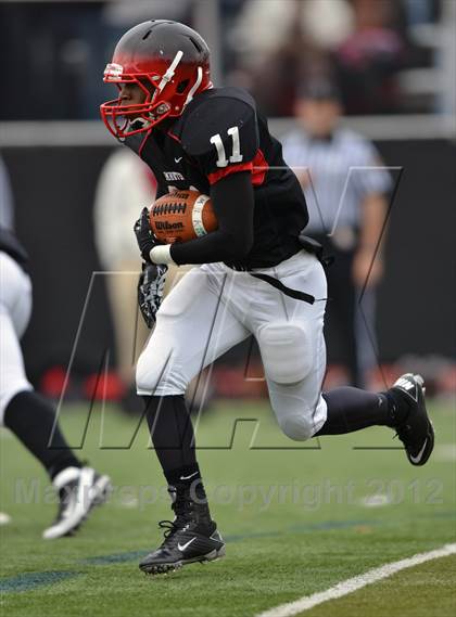 Thumbnail 1 in Wyomissing vs Imhotep Charter (PIAA Class AA Semifinal) photogallery.