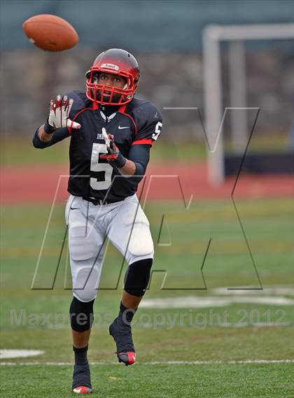 Thumbnail 3 in Wyomissing vs Imhotep Charter (PIAA Class AA Semifinal) photogallery.