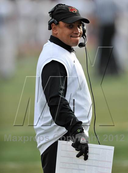 Thumbnail 2 in Wyomissing vs Imhotep Charter (PIAA Class AA Semifinal) photogallery.
