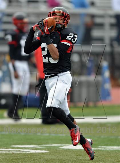 Thumbnail 3 in Wyomissing vs Imhotep Charter (PIAA Class AA Semifinal) photogallery.
