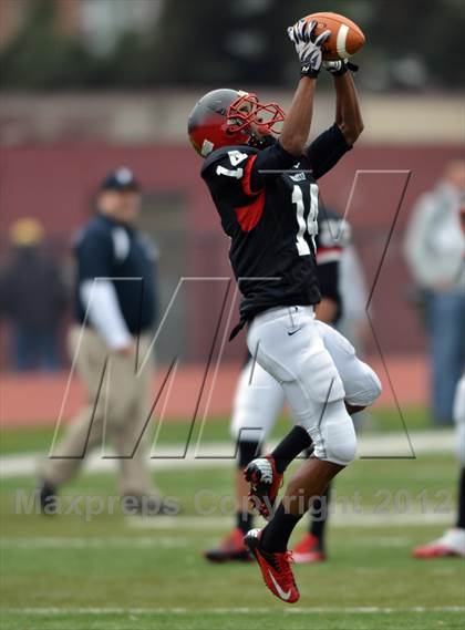 Thumbnail 2 in Wyomissing vs Imhotep Charter (PIAA Class AA Semifinal) photogallery.