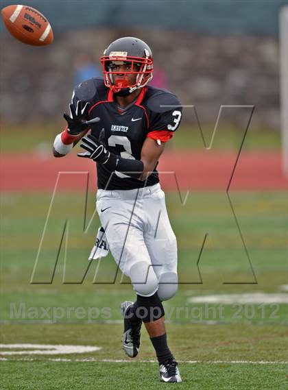 Thumbnail 1 in Wyomissing vs Imhotep Charter (PIAA Class AA Semifinal) photogallery.