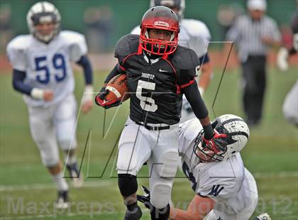 Thumbnail 3 in Wyomissing vs Imhotep Charter (PIAA Class AA Semifinal) photogallery.