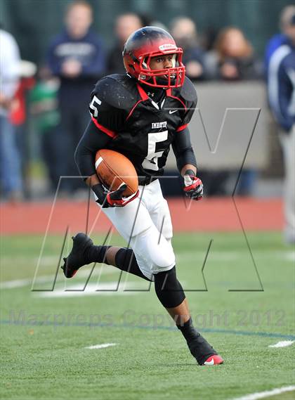 Thumbnail 3 in Wyomissing vs Imhotep Charter (PIAA Class AA Semifinal) photogallery.